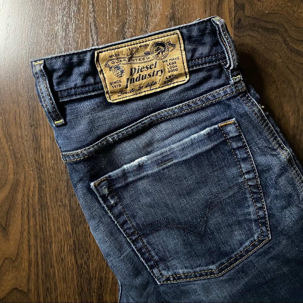 28W x 32L Diesel Ripped & Washed Jeans